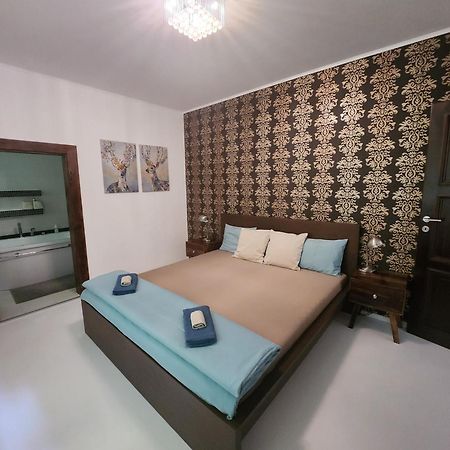 Apartman Julie Loket Εξωτερικό φωτογραφία