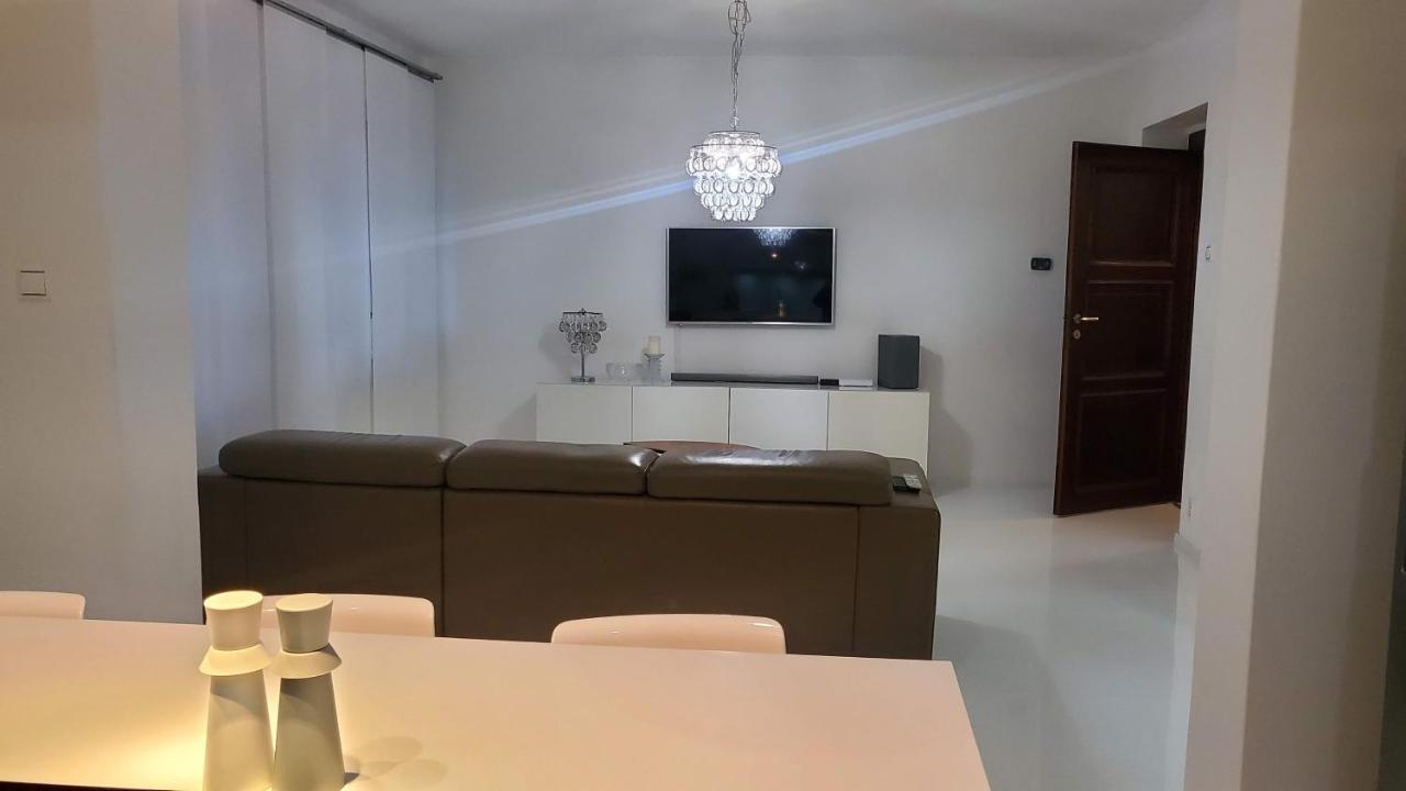 Apartman Julie Loket Εξωτερικό φωτογραφία